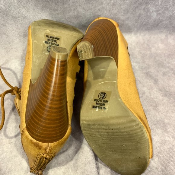 Delicious "Richelle" Caged Shoes - Picture 6 of 7